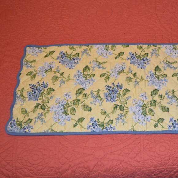 Waverly Yellow Blue Floral Quilted Cotton Table Runner Scalloped Sides - Picture 2 of 9